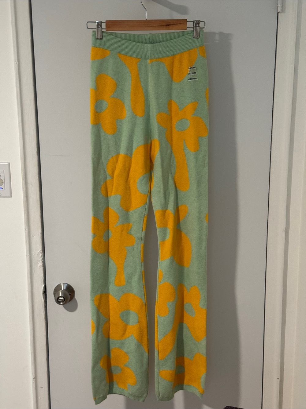 Bailey Rose NWT Sage Green Floral Knit Flare Pants Sz M